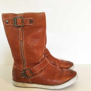 UGG tan leather boots w decorative buckles 8